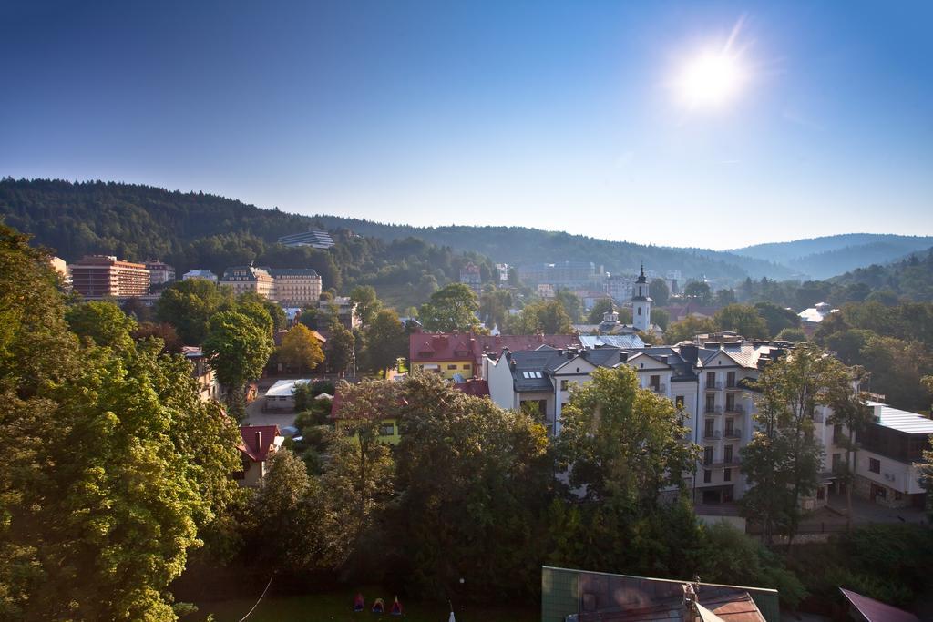 Urocza Art Pensjonat Krynica Zdroj Eksteriør billede